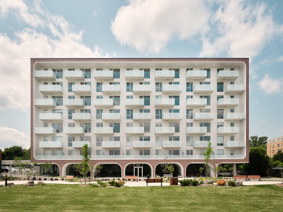 Mellem Manoir-Des-Trembles in Gatineau, QC - Building Photo