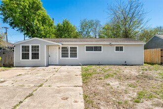 7725 St Lo Rd in Houston, TX - Building Photo - Building Photo