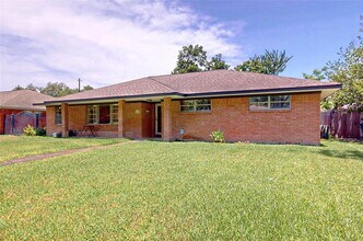 4826 Waynesboro Dr in Houston, TX - Building Photo - Building Photo