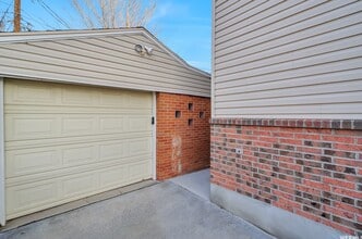 2941 S Hudson Cir, Unit B in Salt Lake City, UT - Building Photo - Building Photo