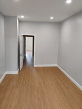 513 Grandview Ave, Unit 2L in Ridgewood, NY - Building Photo - Building Photo