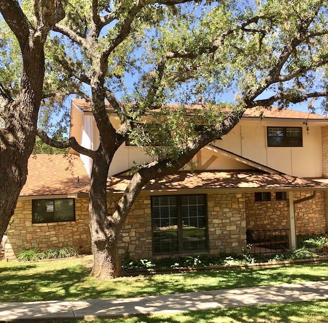 property at 6106 Vance Jackson Rd