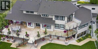 20998 River Rd in Maple Ridge, BC - Building Photo