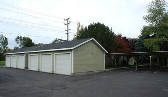 Country Club Apartments in Nampa, ID - Building Photo