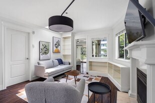 1126 W 11th Ave in Vancouver, BC - Building Photo