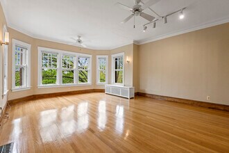 6645 N Greenview Ave in Chicago, IL - Building Photo - Building Photo