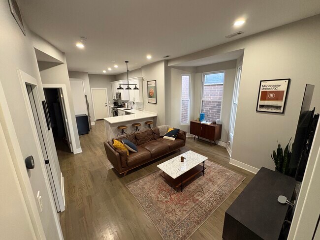 1933 W Ohio St, Unit 2