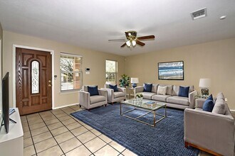 10634 Shaenmeadow in San Antonio, TX - Building Photo - Building Photo