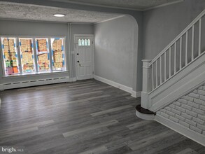 72 Washington St, Unit 11-4911 Walnut Square Blvd in Trenton, NJ - Building Photo - Building Photo