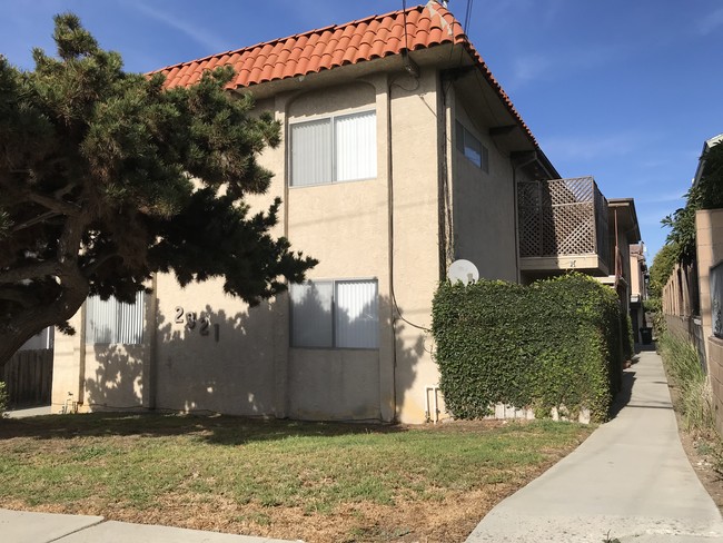 2321 Pullman Ln in Redondo Beach, CA - Building Photo - Other