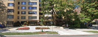 5410 Connecticut Ave in Washington, DC - Building Photo