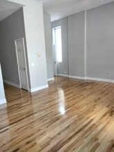 2000-2002 W Chicago Ave in Chicago, IL - Building Photo - Building Photo