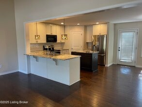 4000 Emerald Spring Pl in Louisville, KY - Building Photo - Building Photo