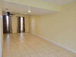 10813 Sandpiper Dr in Houston, TX - Foto de edificio - Building Photo