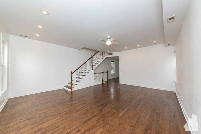 1426 N Greenview Ave, Unit 3 in Chicago, IL - Building Photo - Building Photo