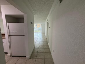 7000 NW 186th St in Hialeah, FL - Building Photo - Building Photo