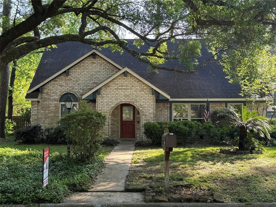 2162 Little Cedar Dr in Humble, TX - Foto de edificio