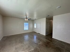 143 Carley Ct in Ltl Rvr Acad, TX - Building Photo - Building Photo