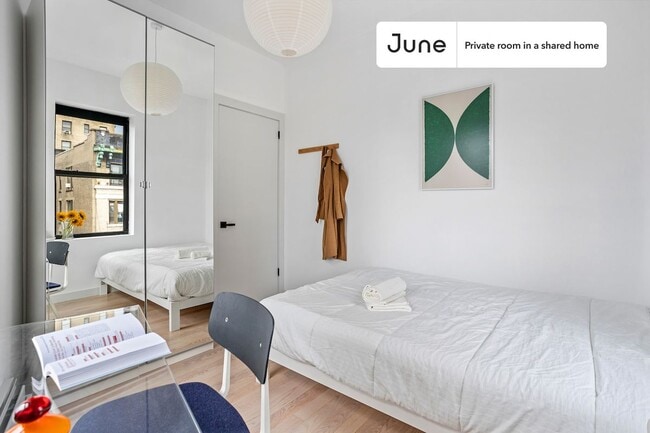 Room in Shared 4.0 bed/3 bath home in New York, NY - Building Photo - Building Photo