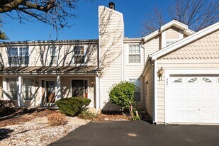 337 Sturbridge Village Dr in Hazelwood, MO - Building Photo