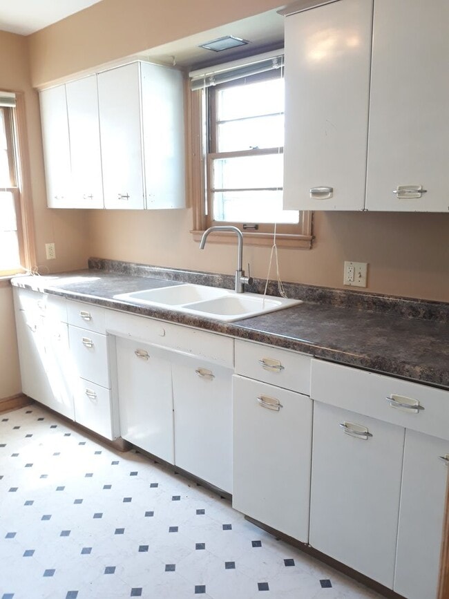 property at 712 7th Ave S