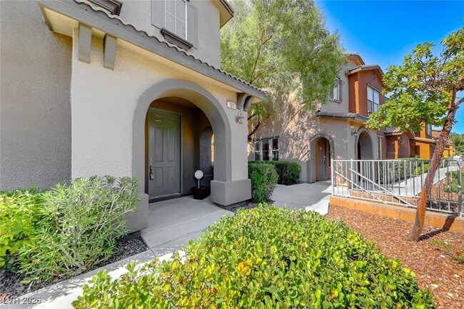 1571 Plaza Centre Dr in Las Vegas, NV - Building Photo - Building Photo