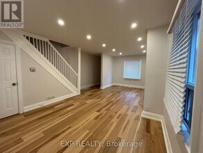 342 Eglinton Ave E in Toronto, ON - Building Photo - Building Photo