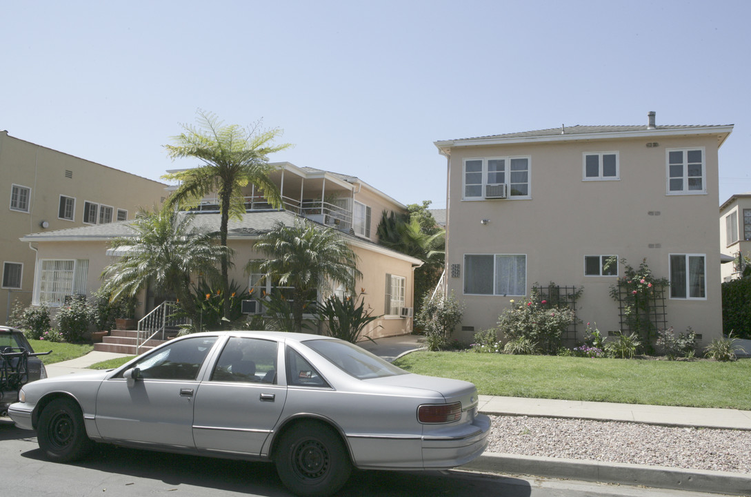 521 N Spaulding Ave in Los Angeles, CA - Building Photo