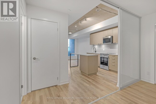 213-1808 ST CLAIR Ave in Toronto, ON - Building Photo - Building Photo