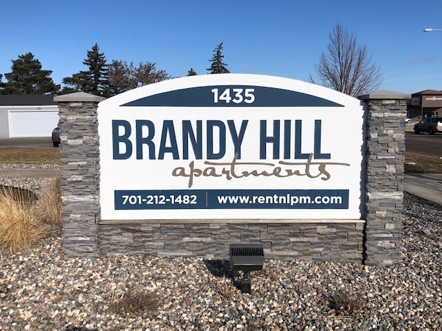 Brandy Hill Apartments in Fargo, ND - Foto de edificio - Building Photo