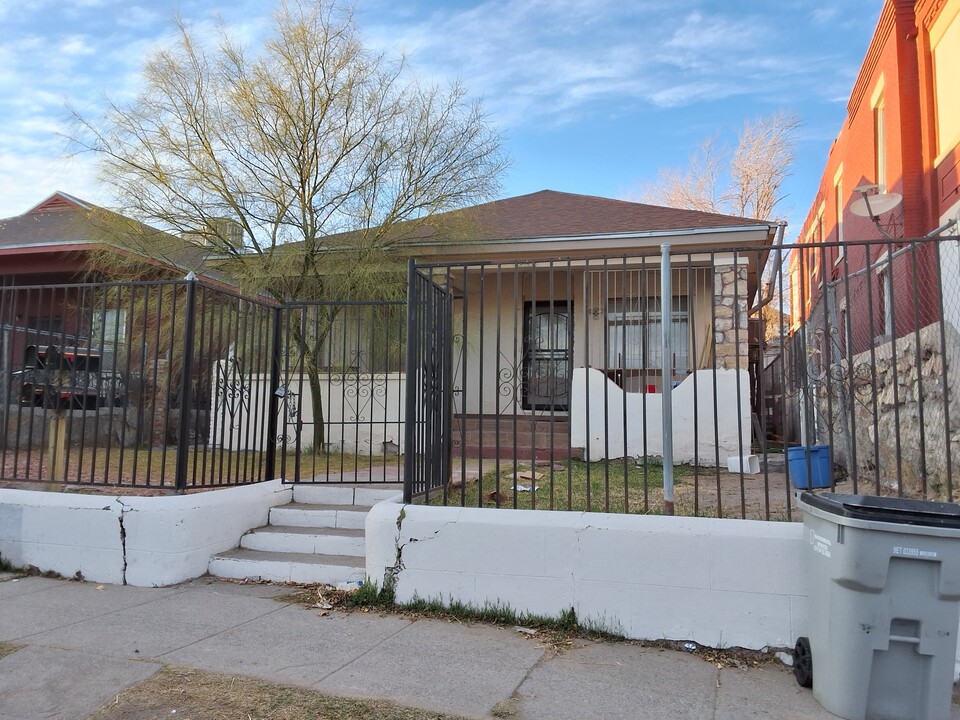 1309 Yandell Dr in El Paso, TX - Building Photo