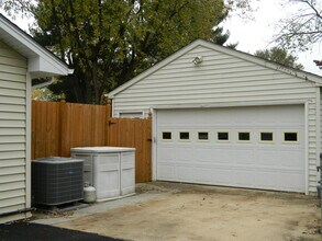 46675 Winchester Dr in Sterling, VA - Foto de edificio - Building Photo