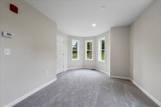 62 N Main St in Westford, MA - Foto de edificio - Building Photo