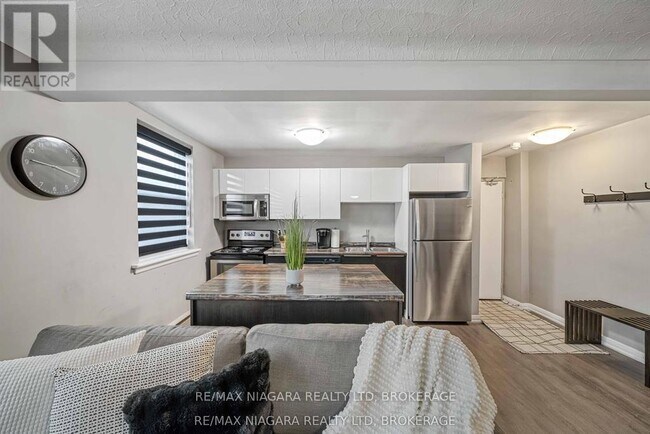 4538 Huron St in Niagara Falls, ON - Building Photo - Building Photo