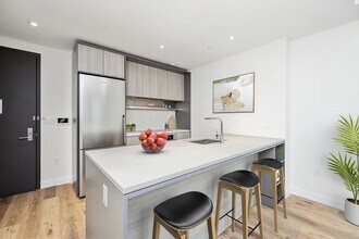 171 Chrystie St in New York, NY - Building Photo - Building Photo