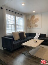 1835 S Beverly Glen Blvd in Los Angeles, CA - Building Photo - Building Photo