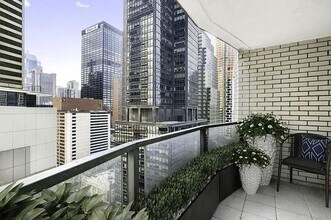 159 W 53rd St in New York, NY - Foto de edificio - Building Photo