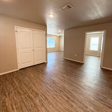 306 Guava Ave in Lubbock, TX - Building Photo - Building Photo