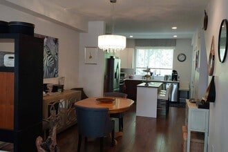 5858 142 St in Surrey, BC - Building Photo - Building Photo