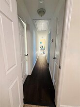 26 Manhasset Dr in Mastic Beach, NY - Foto de edificio - Building Photo