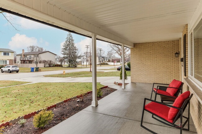 1805 W Willow Ln in Mount Prospect, IL - Building Photo - Building Photo