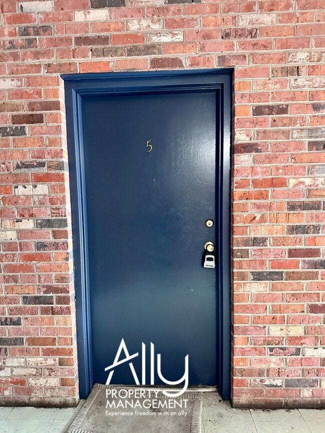 property at 840 Runnel Ct