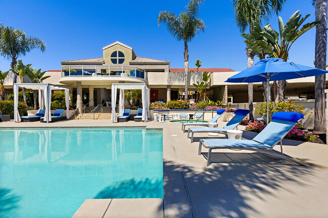 Axiom La Jolla in San Diego, CA - Foto de edificio - Building Photo