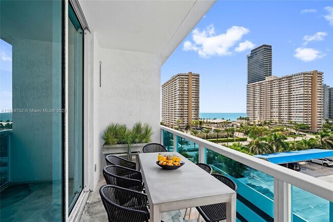 1945 S Ocean Dr in Hallandale Beach, FL - Foto de edificio - Building Photo