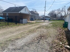 728 N Idaho St in West Peoria, IL - Building Photo