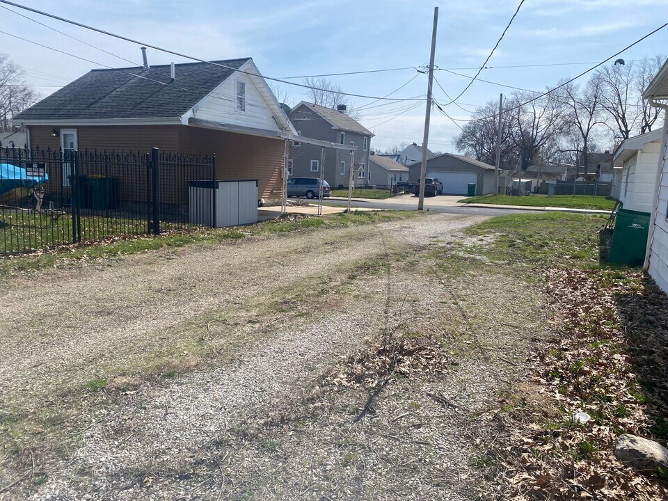 728 N Idaho St in West Peoria, IL - Building Photo