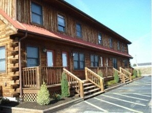 Dover Air Park in Dover, DE - Foto de edificio - Building Photo