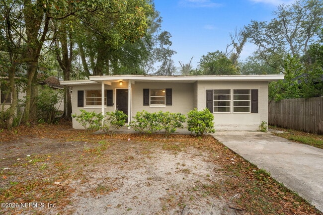 property at 744 Mackinaw St