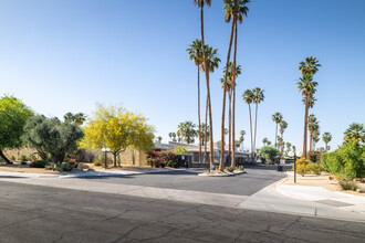 Ramona Villas in Palm Springs, CA - Building Photo - Building Photo