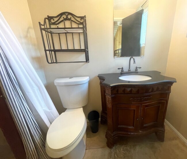 1097 Club View Dr, Unit D in Big Bear Lake, CA - Foto de edificio - Building Photo